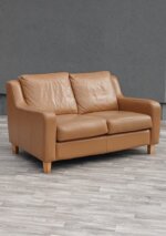 Pohovka   dvojmiestna    v    koňakovom    odtieni – Obrázok 3