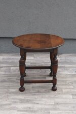 Stolík    okrúhly    starožitný – Obrázok 2