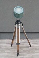 Lampa    stojacia   v    industriálnom    štýle – Obrázok 2