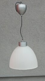 Lampa   stropná    s   rebrovaným   tienidlom – Obrázok 2