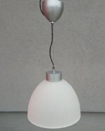 Lampa   stropná    s   rebrovaným   tienidlom – Obrázok 4