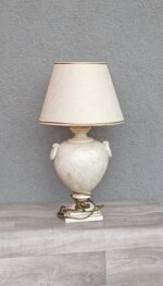 Lampa    keramická    s    mramorovým   efektom