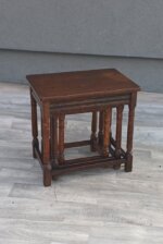 Set    3    hniezdnych    stolíkov   dubových