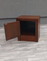 Set   masívnych    dubových   nočných    stolíkov – Obrázok 6