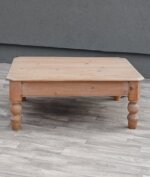 Stolík    smrekový    s    patinou – Obrázok 4