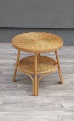 Stolík    ratanový    príručný    s    dvoma   úrovňami