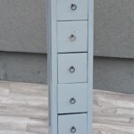 Komoda    vysoká     úzka