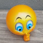 Figúrka    štýlová   3D    –   „  Pššt ! “