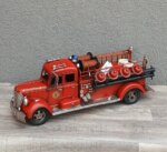 Retro    model    –    veľké     hasičské    auto