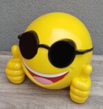 Figúrka   štýlová     3D    „  Cool Emoji  “   so    slnečnými    okuliarmi   –   92 cm – Obrázok 4