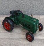 Retro    model   -    traktor   -   zelený – Obrázok 4
