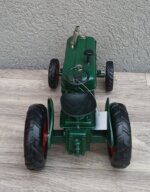 Retro    model   -    traktor   -   zelený – Obrázok 7