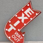 Tabuľa    retro    svetelná     –    „  EXIT   –   WAY  OUT  “