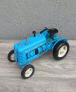 Retro    model    -    traktor  -   modrý – Obrázok 2
