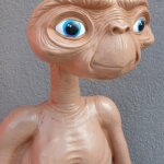 Mimozemšťan      E  .   T  .   -     zberateľská    figúrka